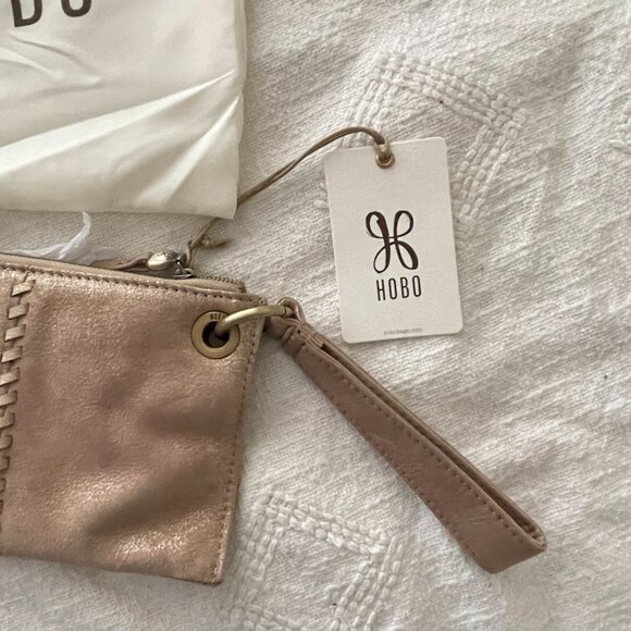 🎉 NEW LISTING NWT HOBO Vida Wristlet in Guilded Beige 100% Genuine Leather - Picture 6 of 14
